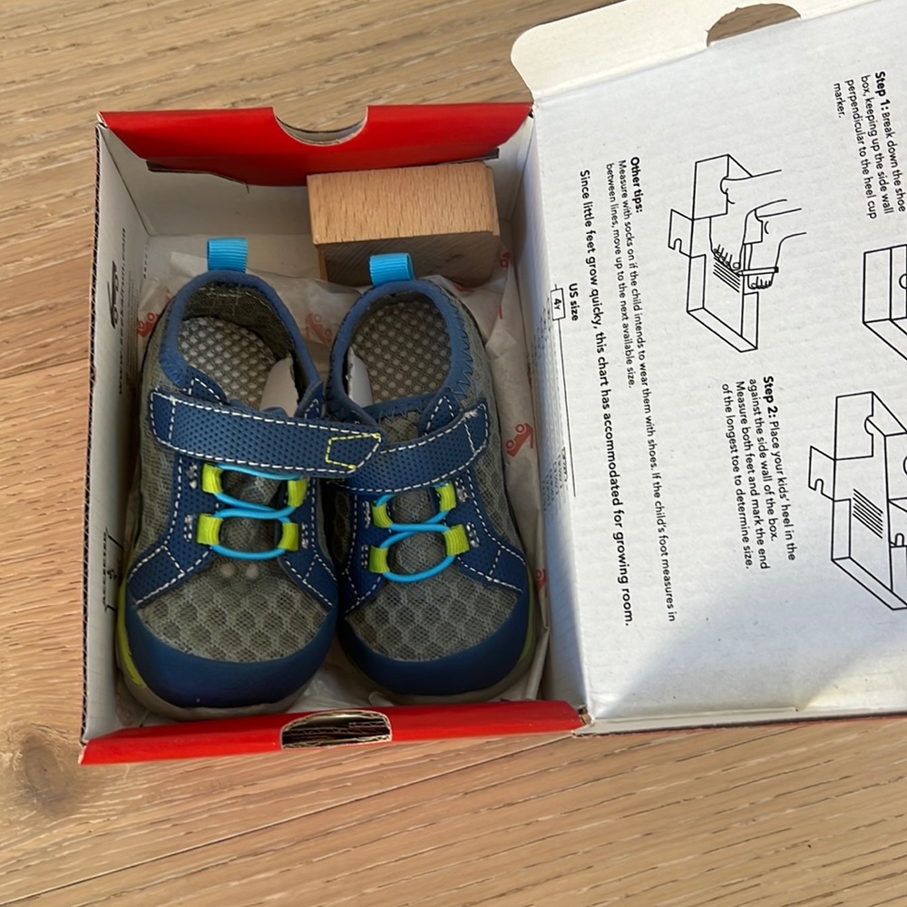 New see Kai run anker toddler size 6 sneakers